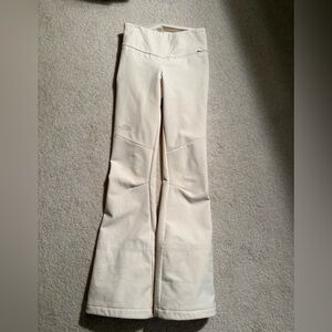 The North Face Snoga soft-shell snow pants women’s